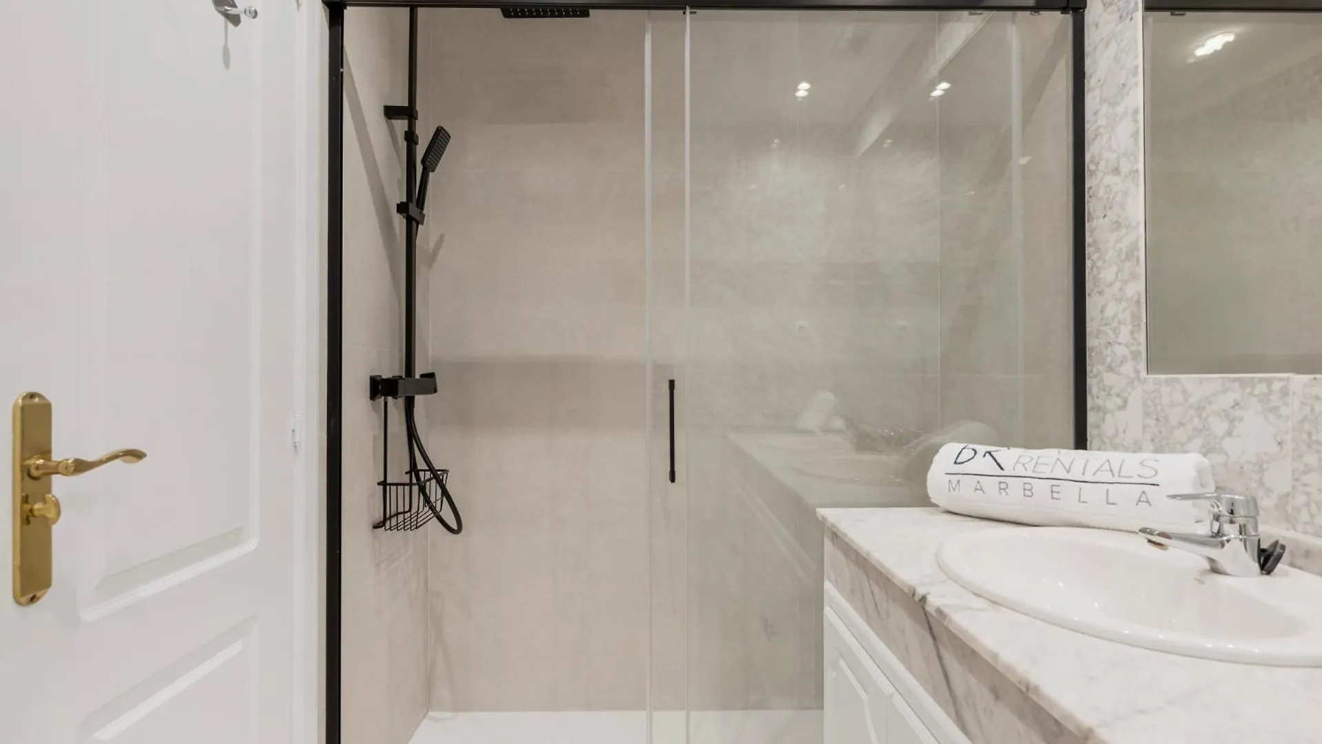 2 Bedroom Apartment In Medina Garden 马尔韦利亚