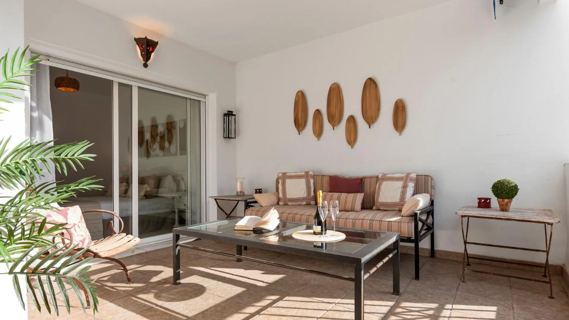 2 Bedroom Apartment In Medina Garden 马尔韦利亚 0*,  西班牙